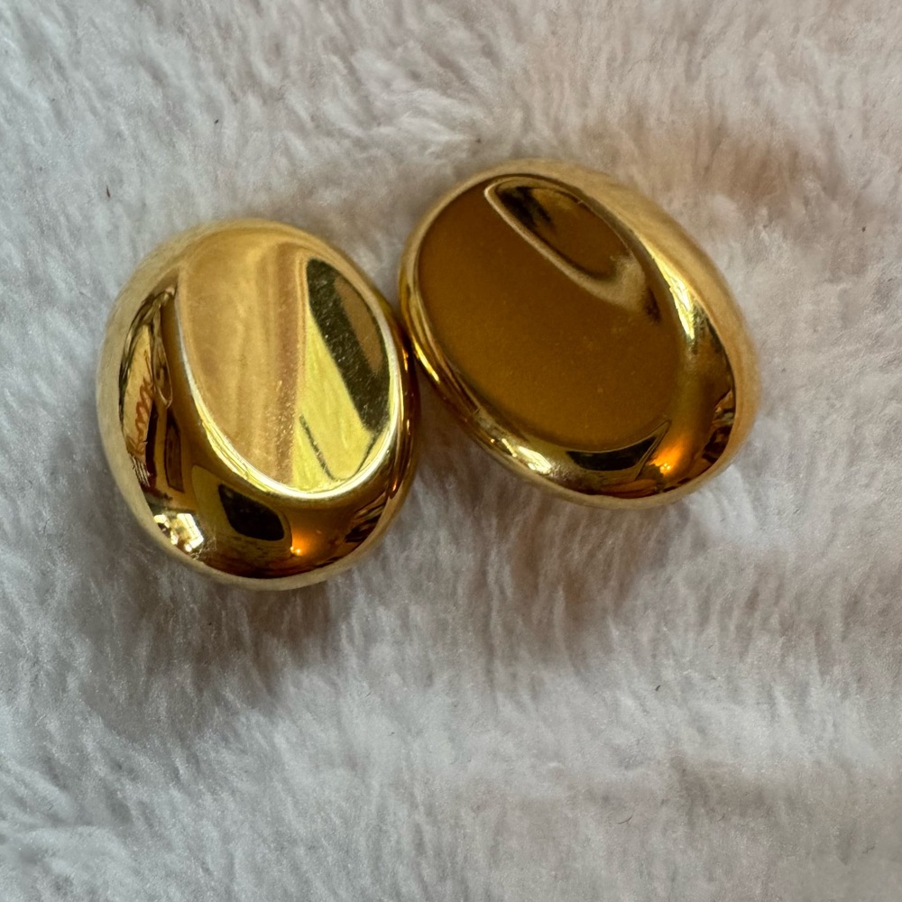 Vintage Monet Goldtone Oval Clip-On Earrings EUC